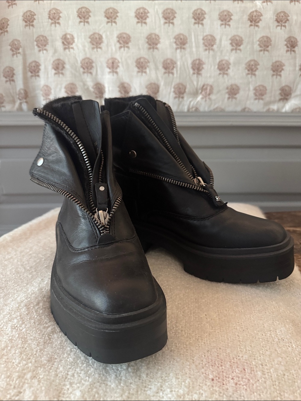 Sam Edelman Black Leather Platform Zip Ankle Boots (never worn)